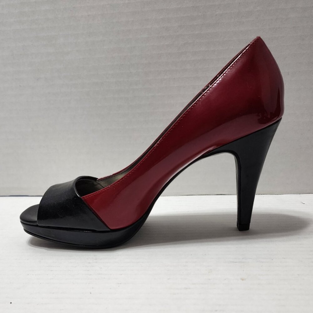 Bandolino Crepita Heels Peep Open Toe Heels - Red & Black Patent - Size 7 - Picture 3 of 7